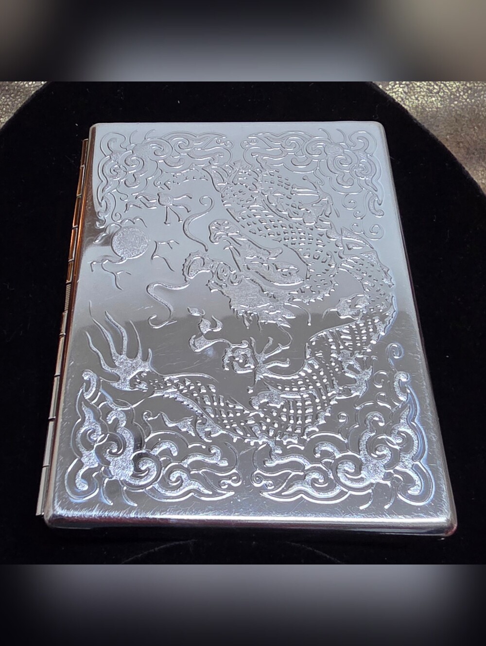 Dragon Theme Embossed Stainless Steel Card Holder - Picture 8 of 15